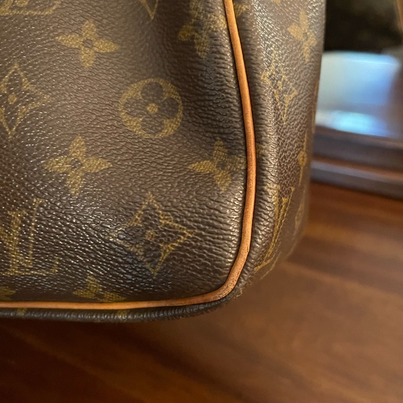 Authentic Louis Vuitton Monogram Cite GM - Picture 5 of 16